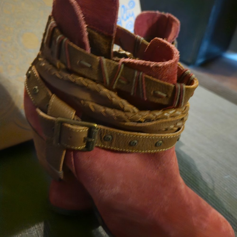 Naughty Monkey Cuthbert ankle boots red suede 8.5M - Picture 5 of 7